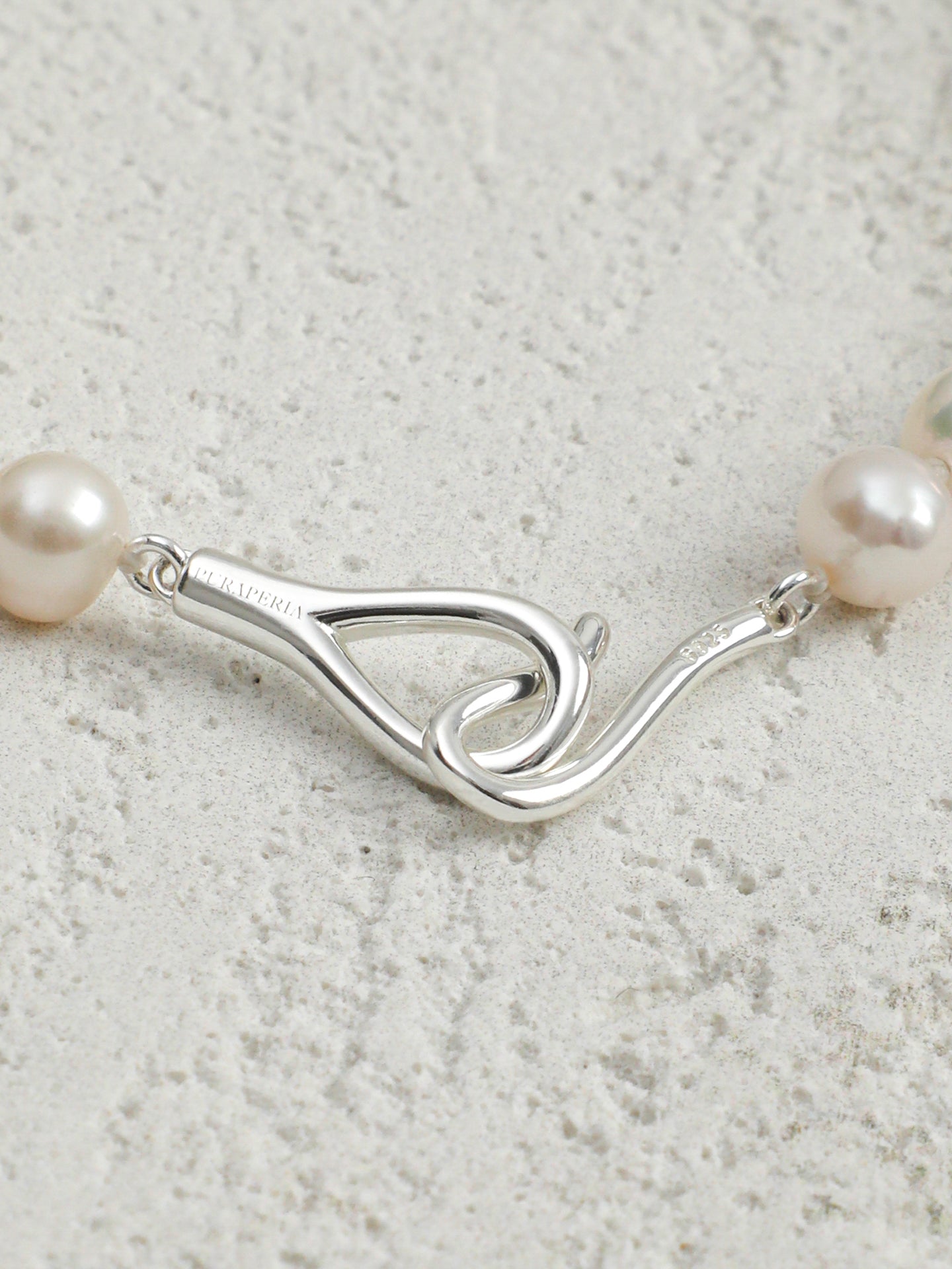 SENLORE Candy-colored Crystal Pearl Necklace – Lifestyle Shot