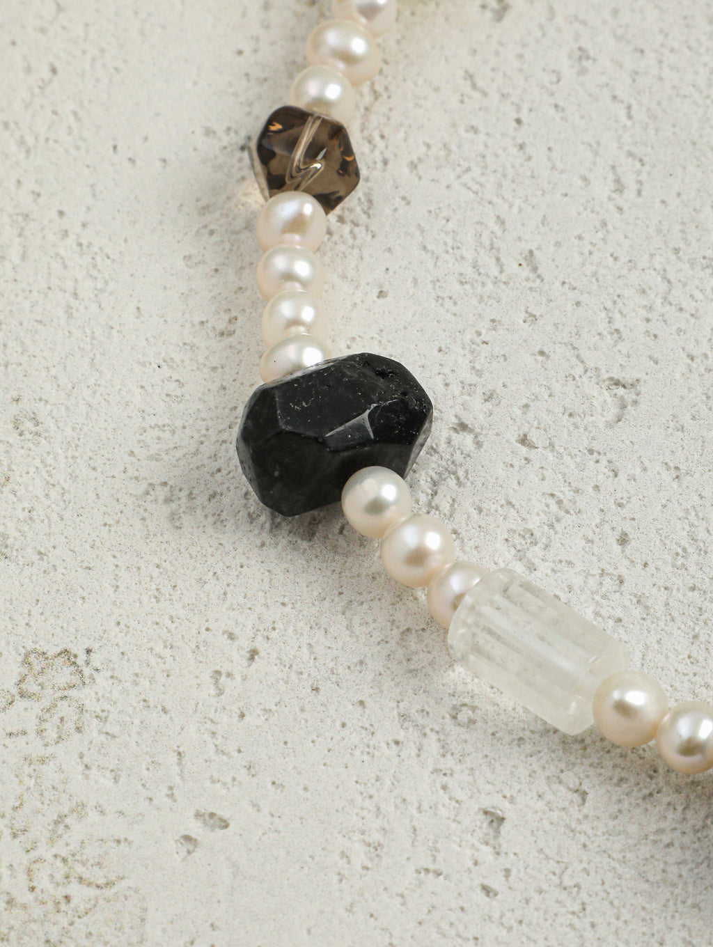 SENLORE Candy-colored Crystal Pearl Necklace – Lifestyle Shot