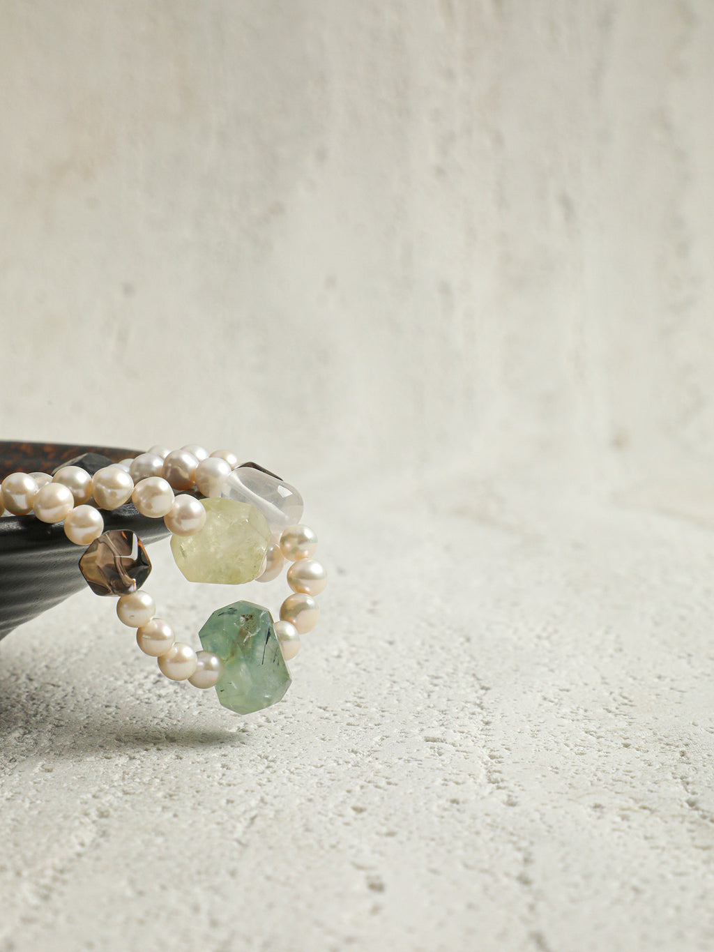 SENLORE Candy-colored Crystal Pearl Necklace – Lifestyle Shot