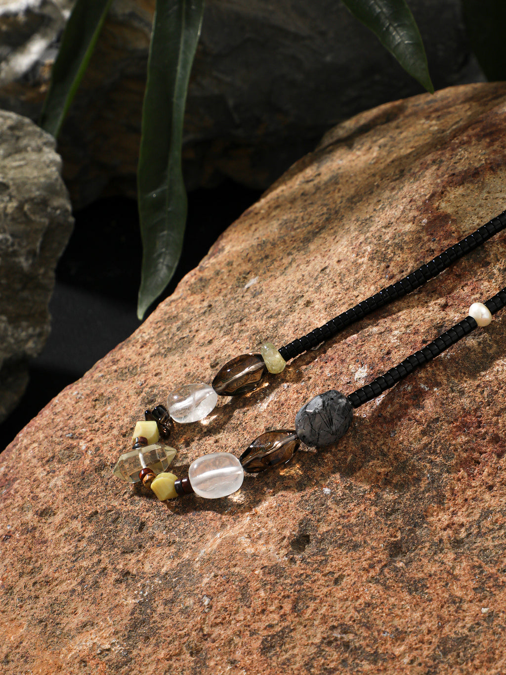 SENLORE Minimalist Black Crystal Necklace – Side View