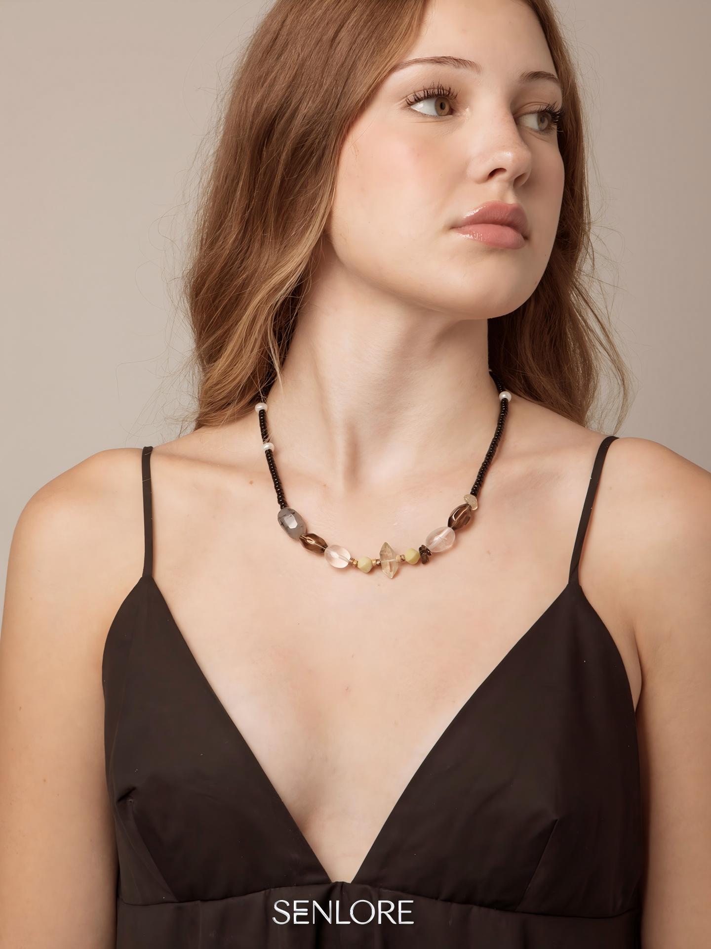 SENLORE Minimalist Black Crystal Necklace – Front View