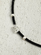 SENLORE Minimalist Black Crystal Necklace – Lifestyle Shot