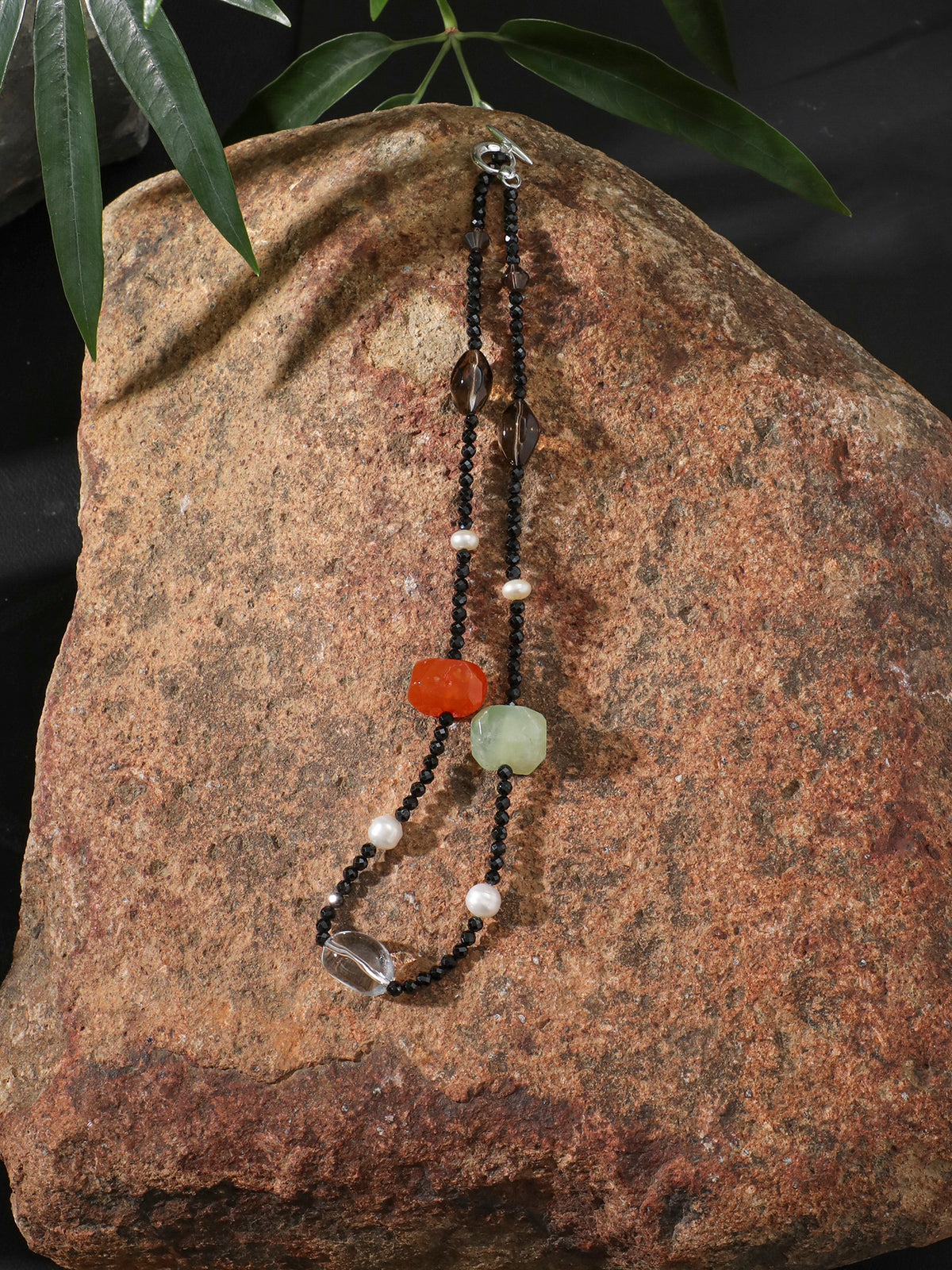 SENLORE Tourmaline Crystal Pearl Necklace – Lifestyle Shot