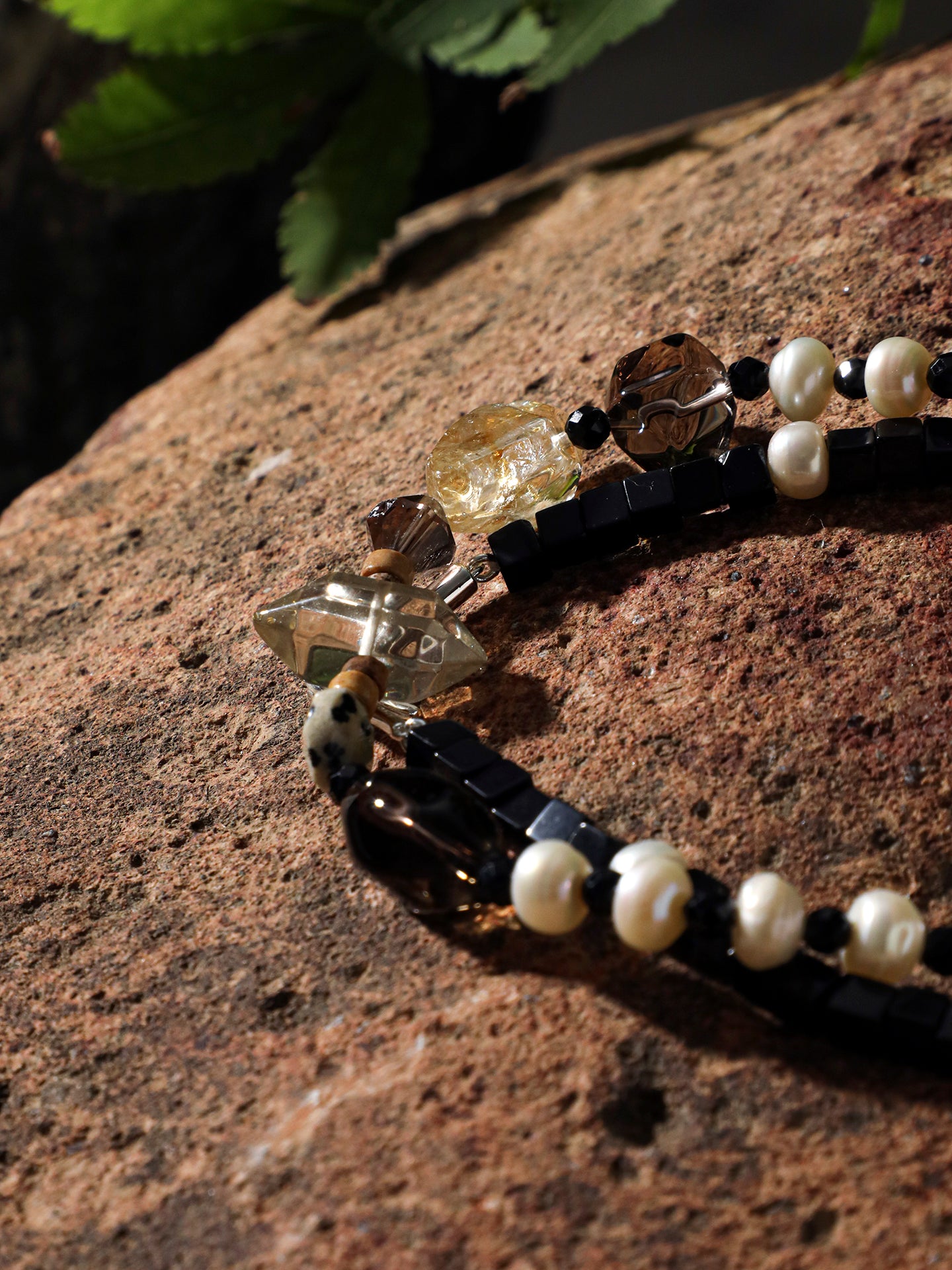 SENLORE Black Agate Baroque Pearl Necklace – Side View