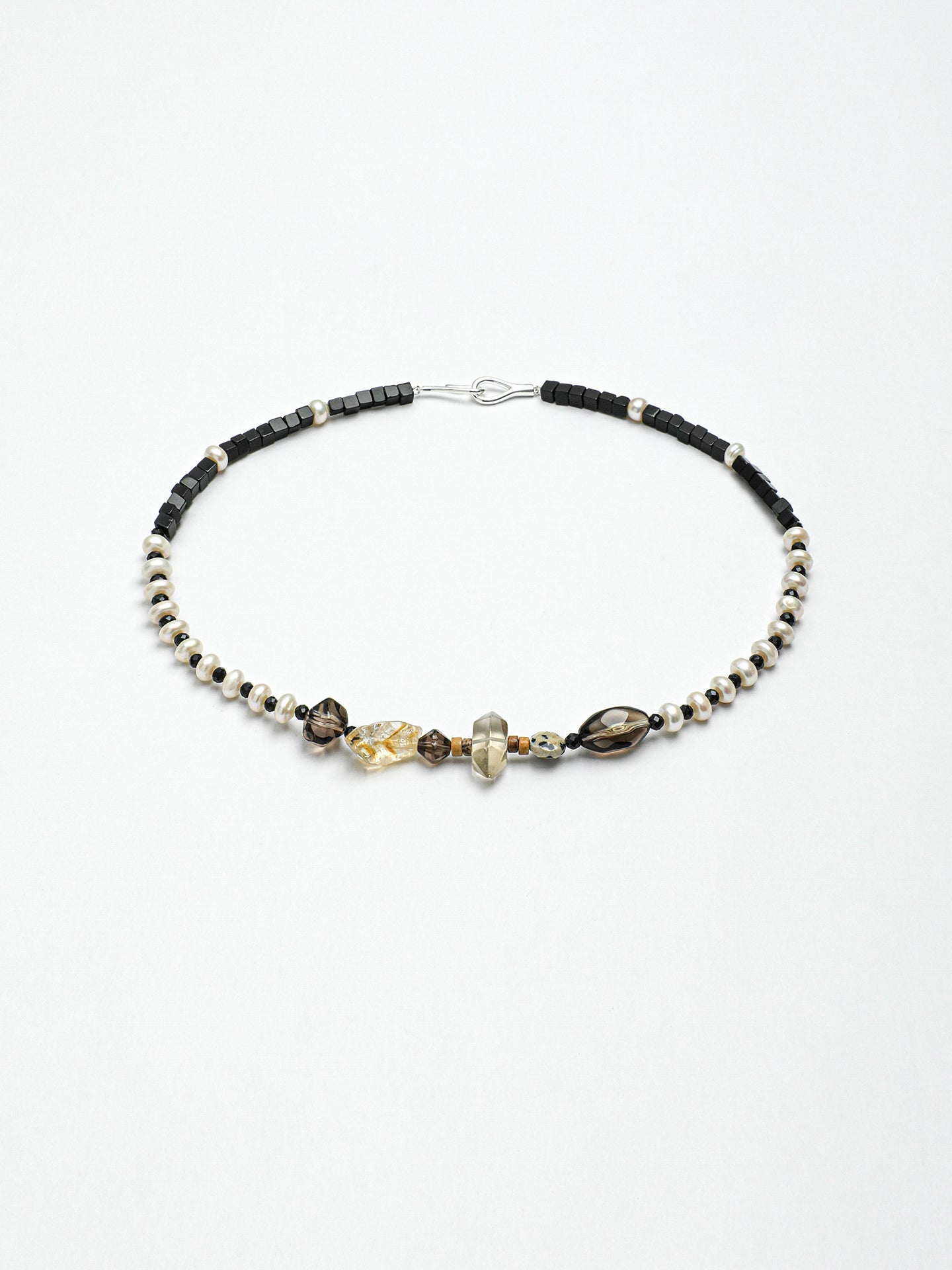 SENLORE Black Agate Baroque Pearl Necklace – Lifestyle Shot