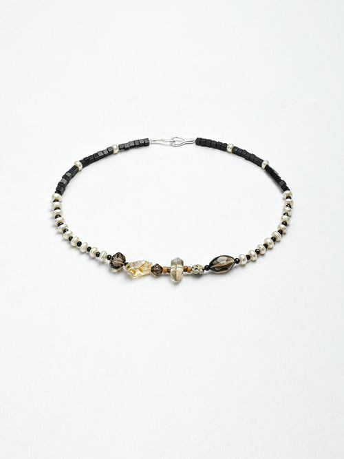 SENLORE Black Agate Baroque Pearl Necklace – Lifestyle Shot