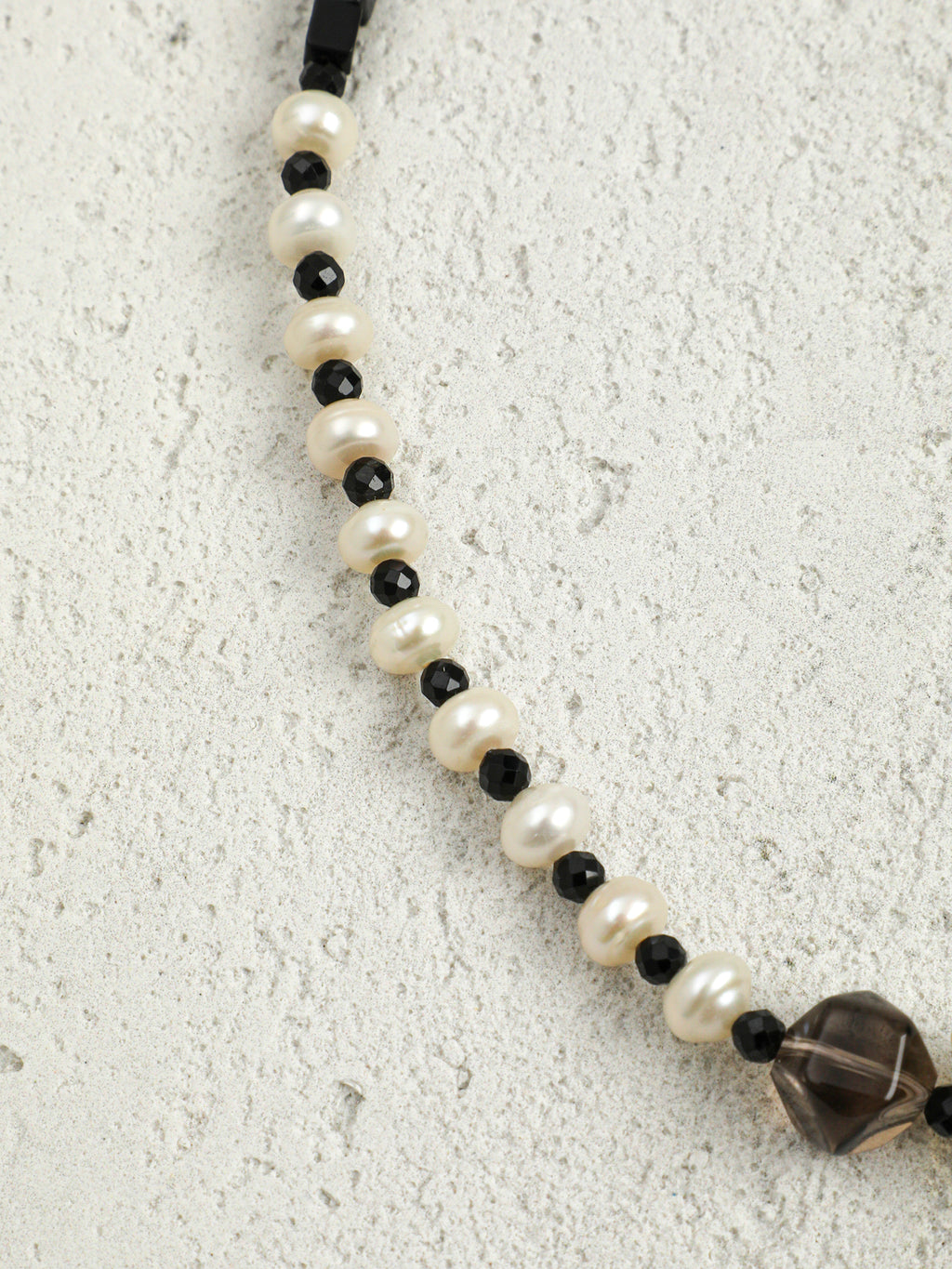 SENLORE Black Agate Baroque Pearl Necklace – Lifestyle Shot
