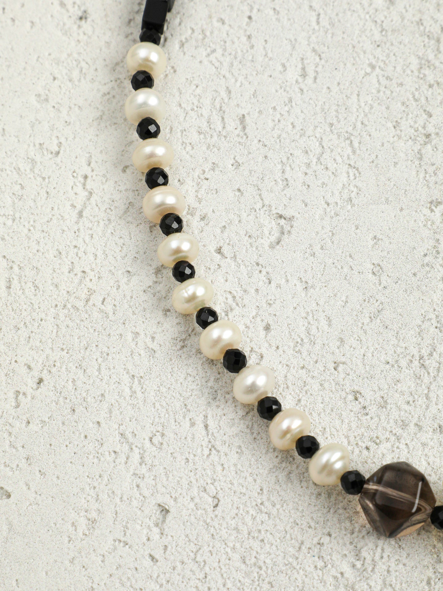 SENLORE Black Agate Baroque Pearl Necklace – Lifestyle Shot