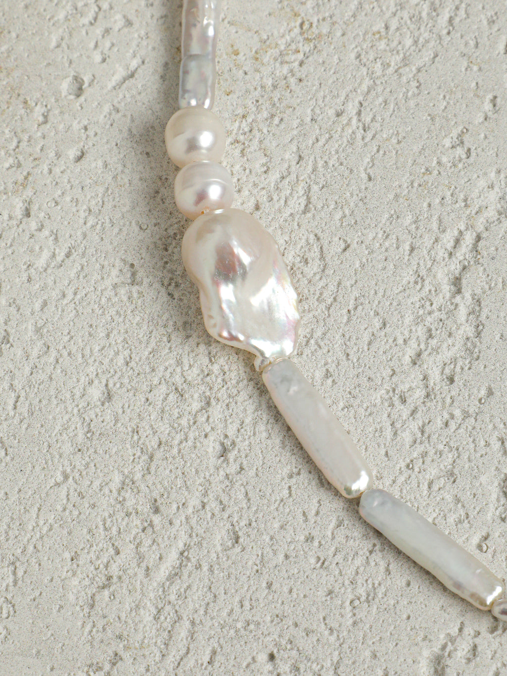 SENLORE Lapis Silver Bar Pearl Necklace – Lifestyle Shot