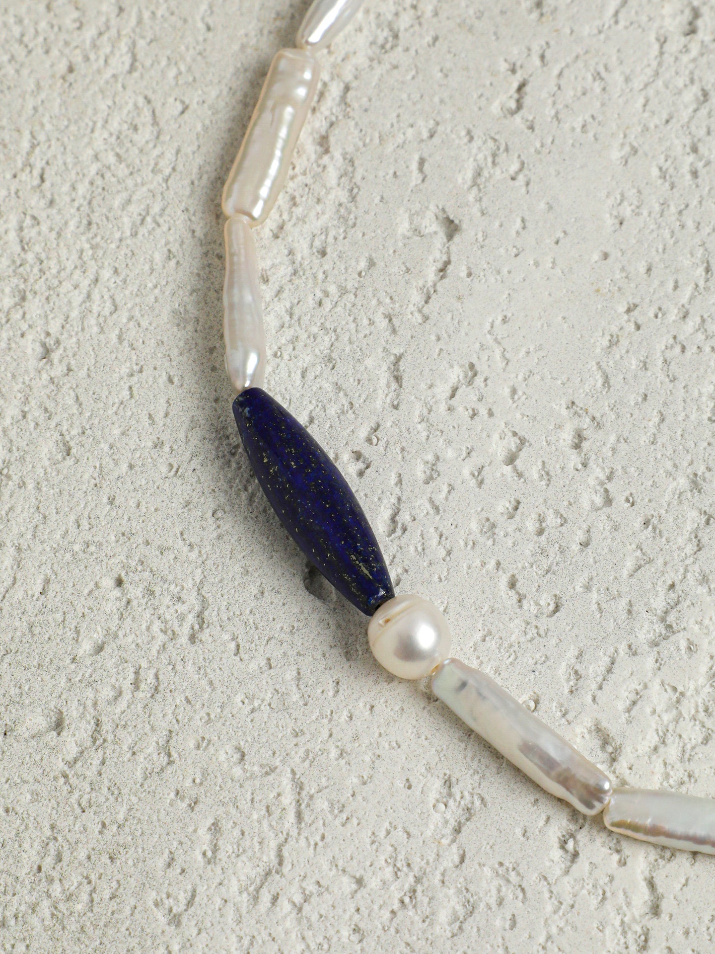 SENLORE Lapis Silver Bar Pearl Necklace – Lifestyle Shot