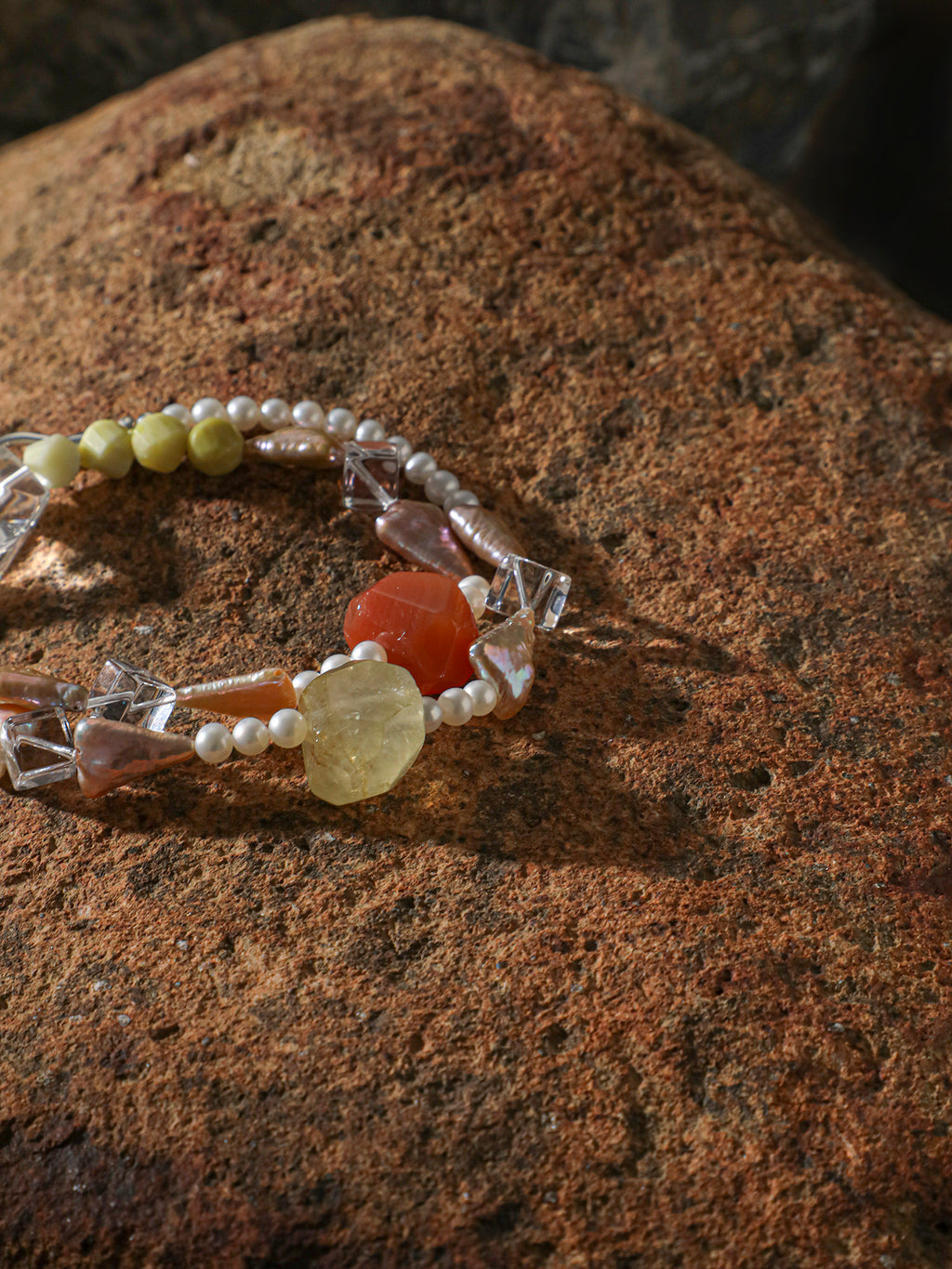 SENLORE Avocado Crystal Pearl Necklace – Lifestyle Shot