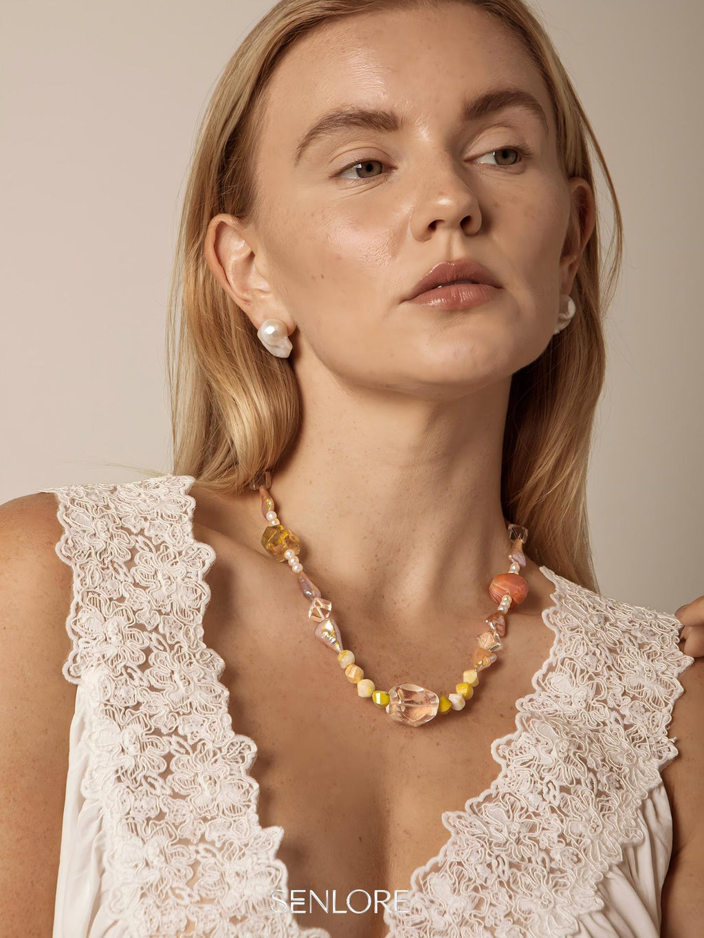 SENLORE Avocado Crystal Pearl Necklace – Lifestyle Shot