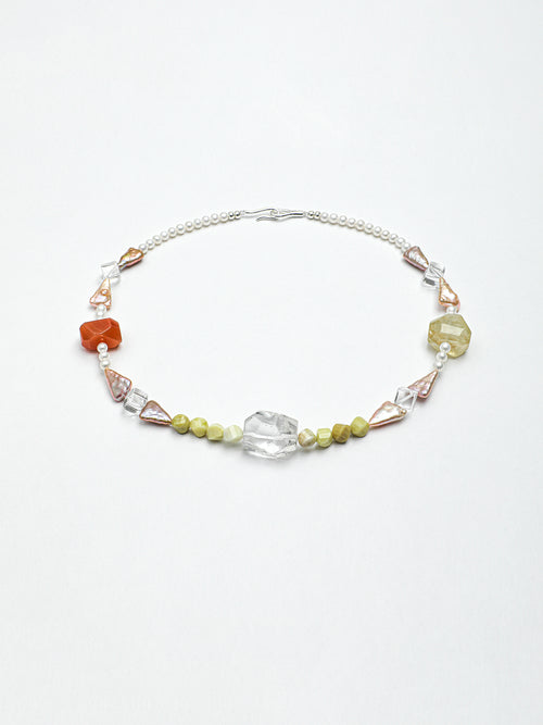 SENLORE Avocado Crystal Pearl Necklace – Lifestyle Shot