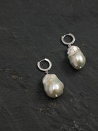SENLORE Natural Baroque Drop Earrings – Lifestyle Shot
