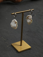 SENLORE Natural Baroque Drop Earrings – Lifestyle Shot