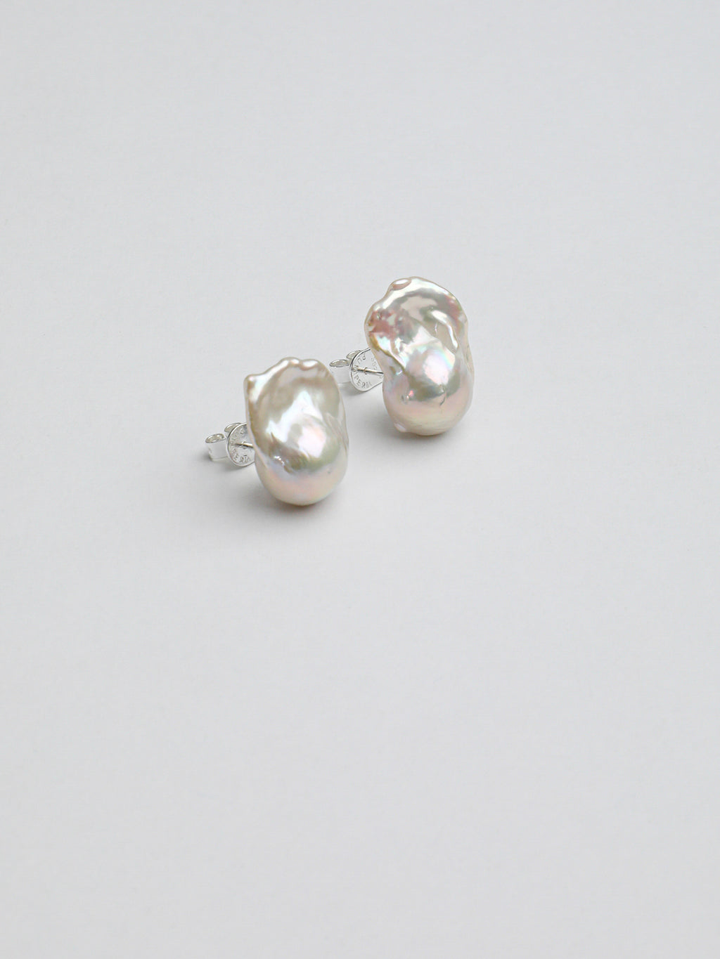 SENLORE Natural Baroque Earrings – Lifestyle Shot