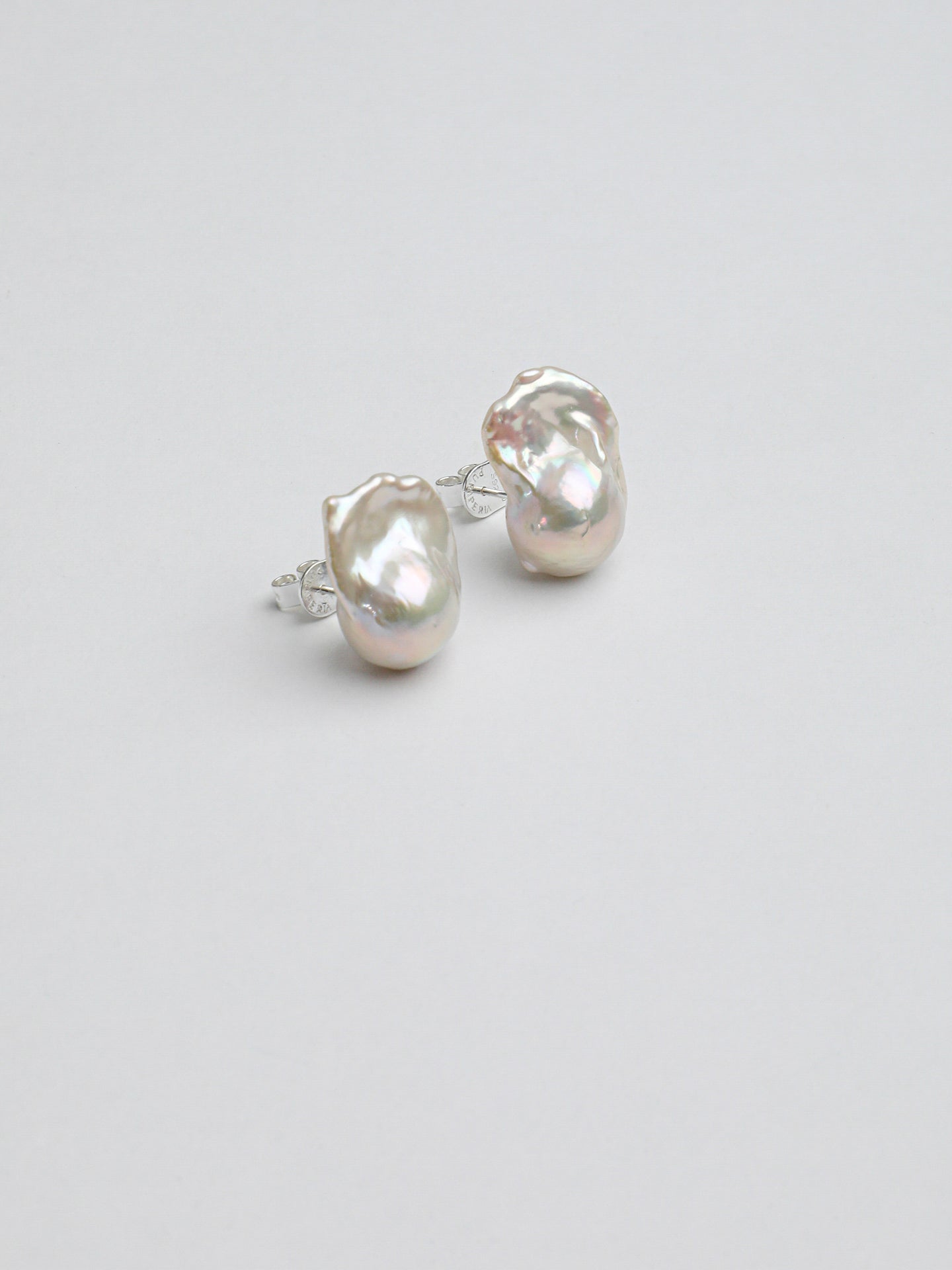 SENLORE Natural Baroque Earrings – Lifestyle Shot