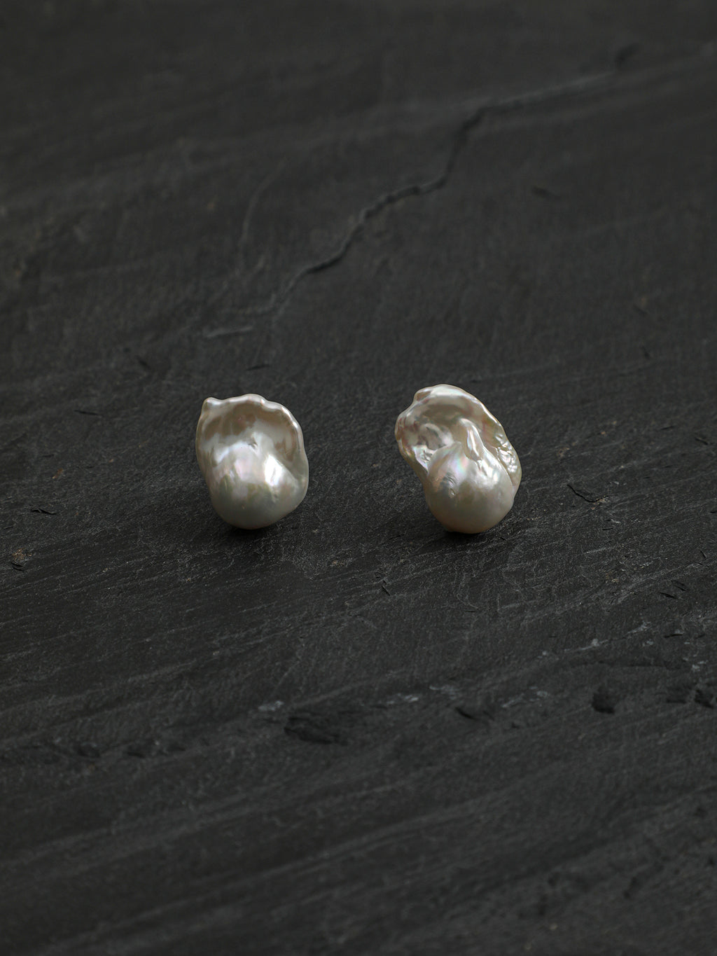 SENLORE Natural Baroque Earrings – Lifestyle Shot