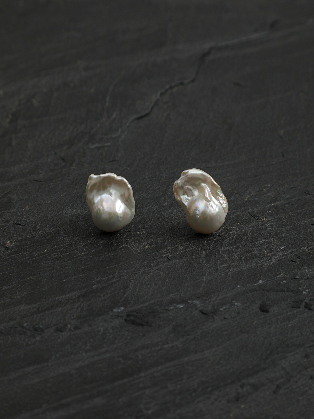 SENLORE Natural Baroque Earrings – Lifestyle Shot