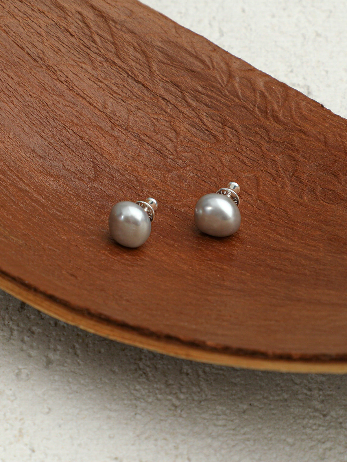 SENLORE Natural Gray Baroque Coin Pearl Earrings – Front View
