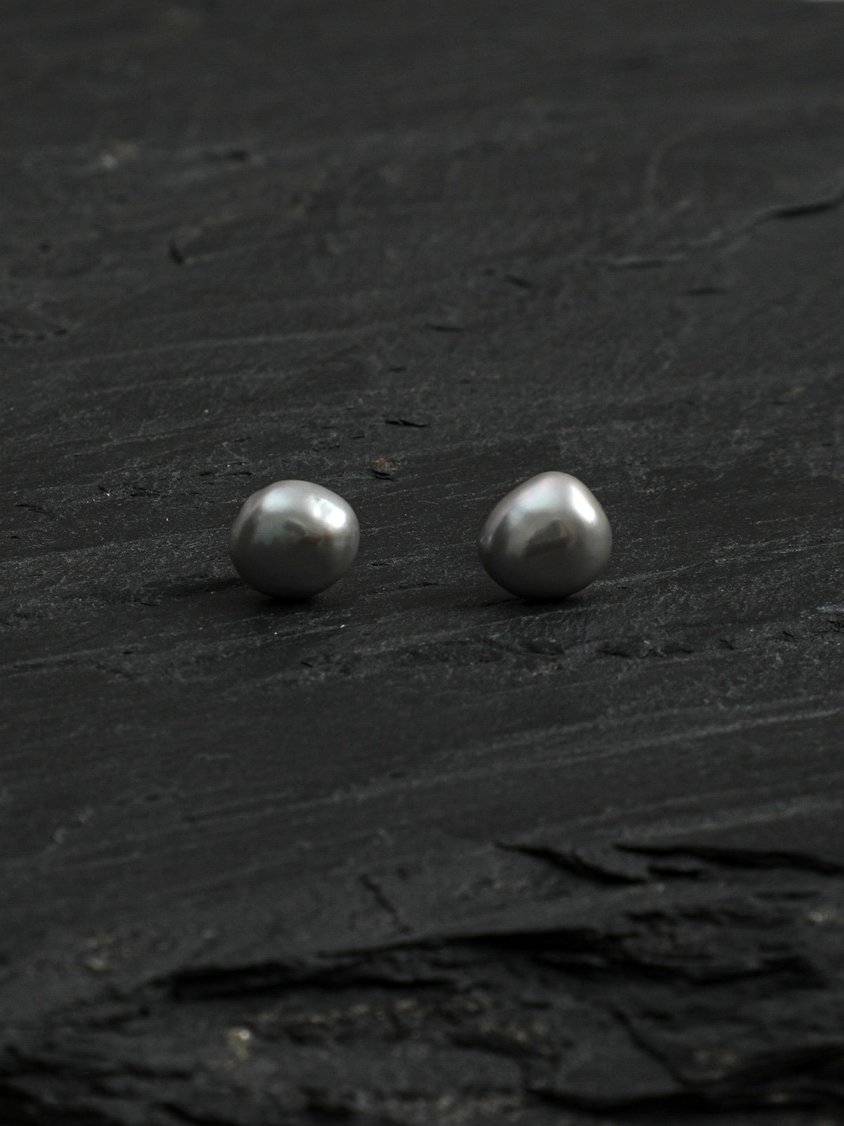 SENLORE Natural Gray Baroque Coin Pearl Earrings – Lifestyle Shot
