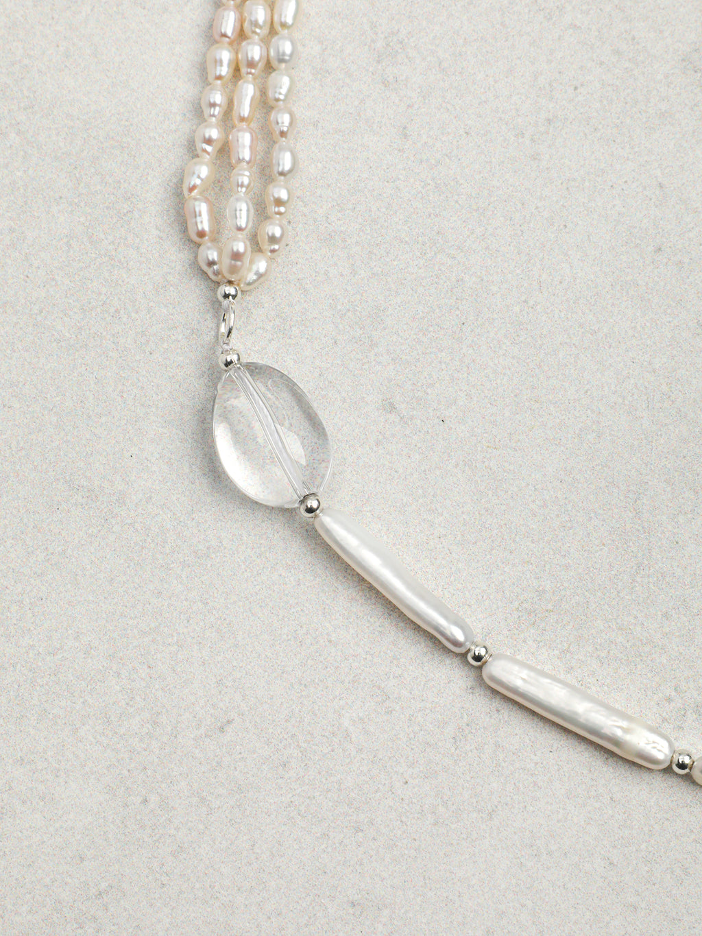 SENLORE Baroque Crystal Necklace – Detail Close-up