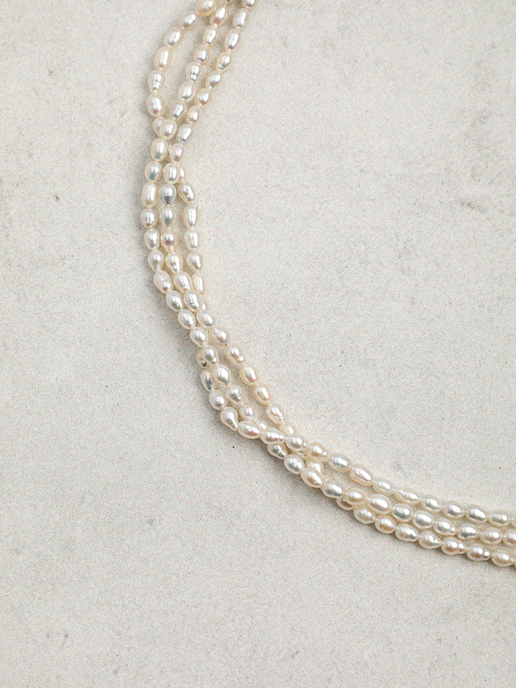 SENLORE Baroque Crystal Necklace – Lifestyle Shot