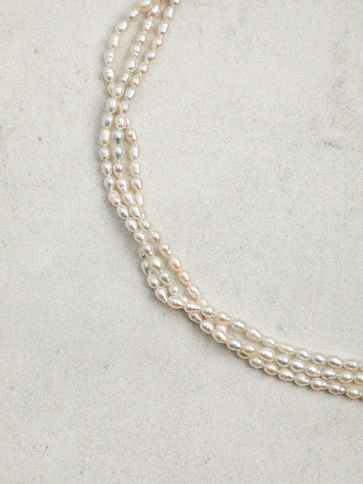 SENLORE Baroque Crystal Necklace – Lifestyle Shot