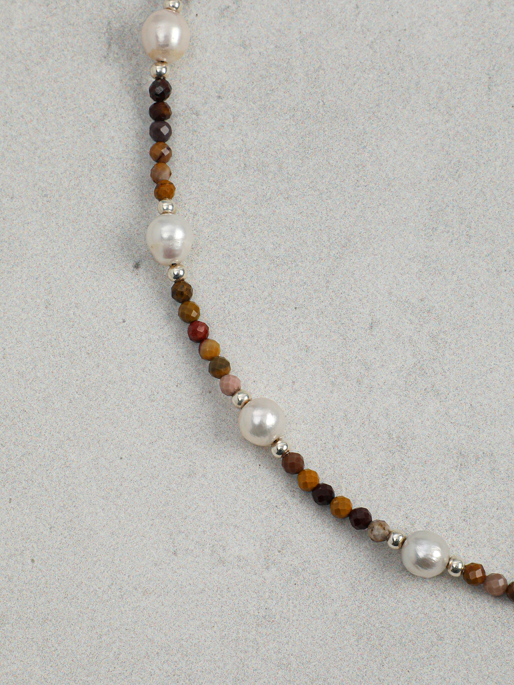 SENLORE Egg Yolk Stone Pearl Necklace – Lifestyle Shot
