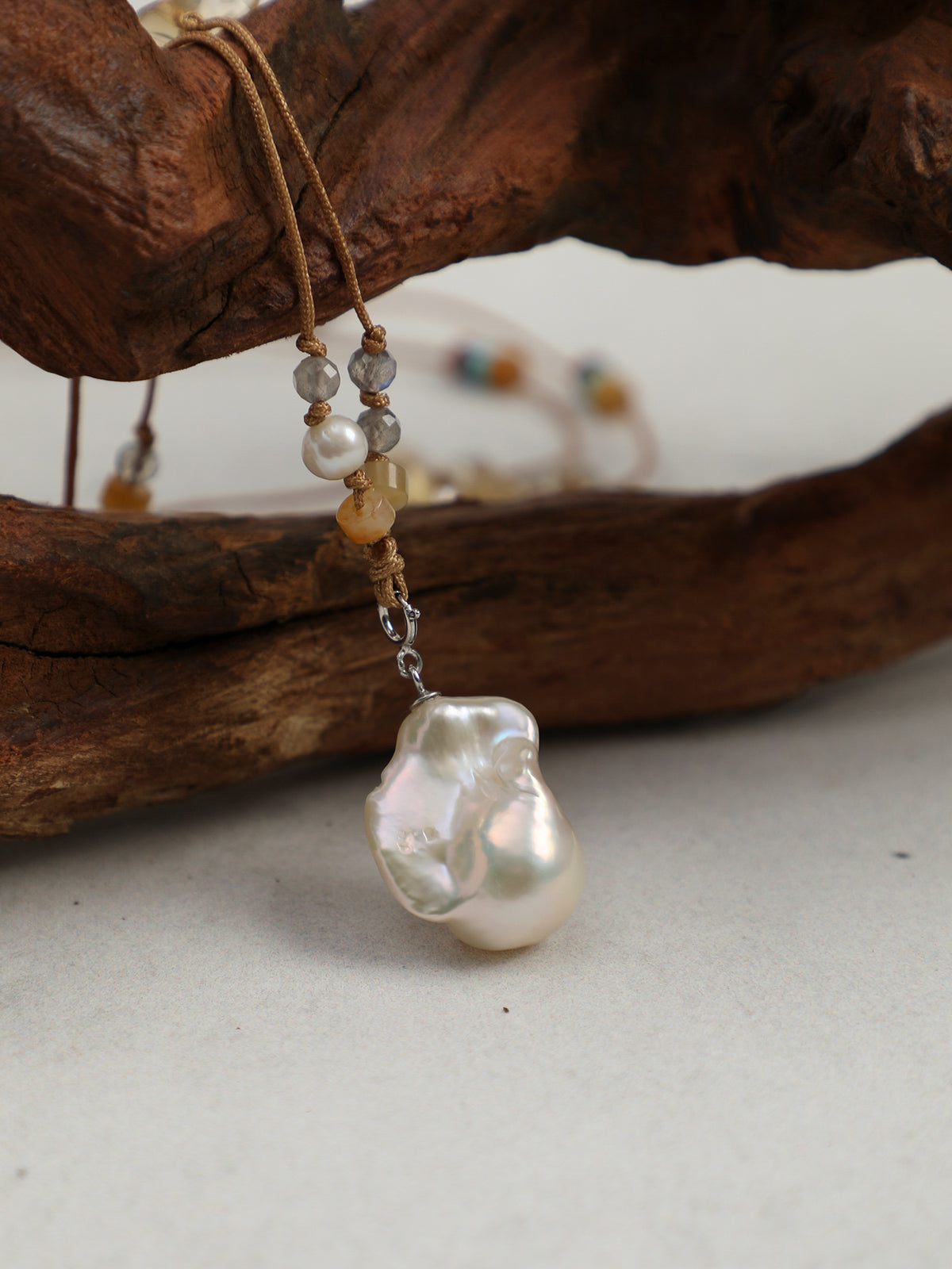 SENLORE Minimalist Baroque Crystal Necklace – Front View