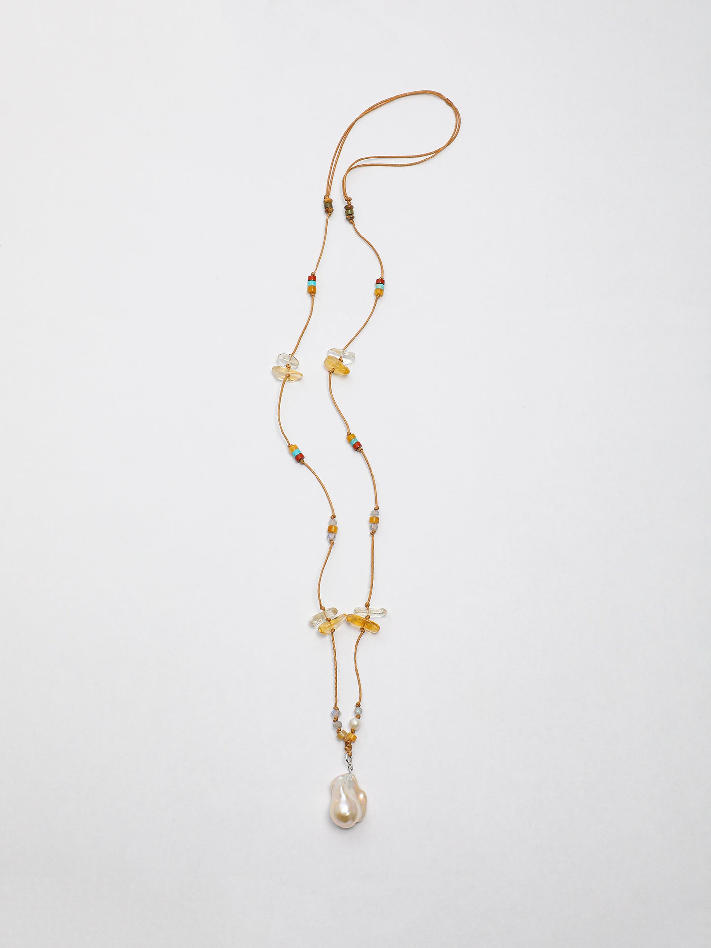 SENLORE Minimalist Baroque Crystal Necklace – Lifestyle Shot