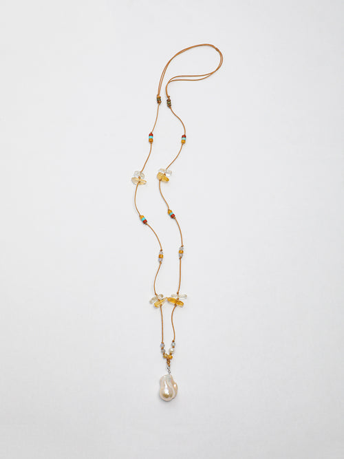 SENLORE Minimalist Baroque Crystal Necklace – Lifestyle Shot