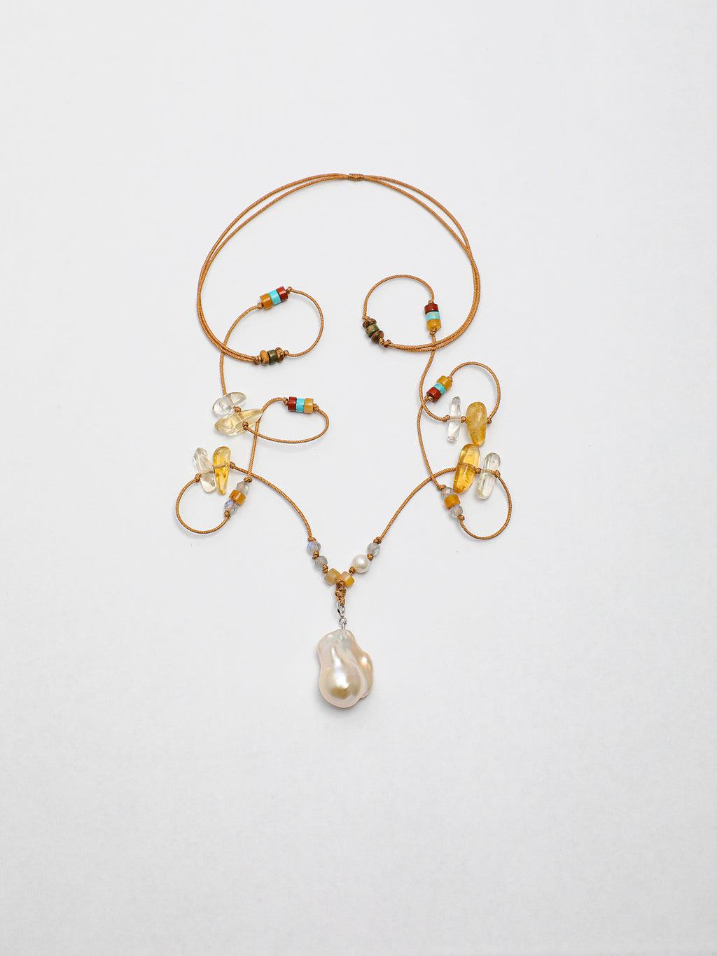SENLORE Minimalist Baroque Crystal Necklace – Lifestyle Shot