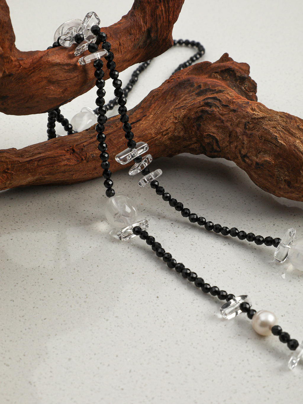 SENLORE Minimalist Black Tourmaline Clear Quartz Necklace – Detail Close-up