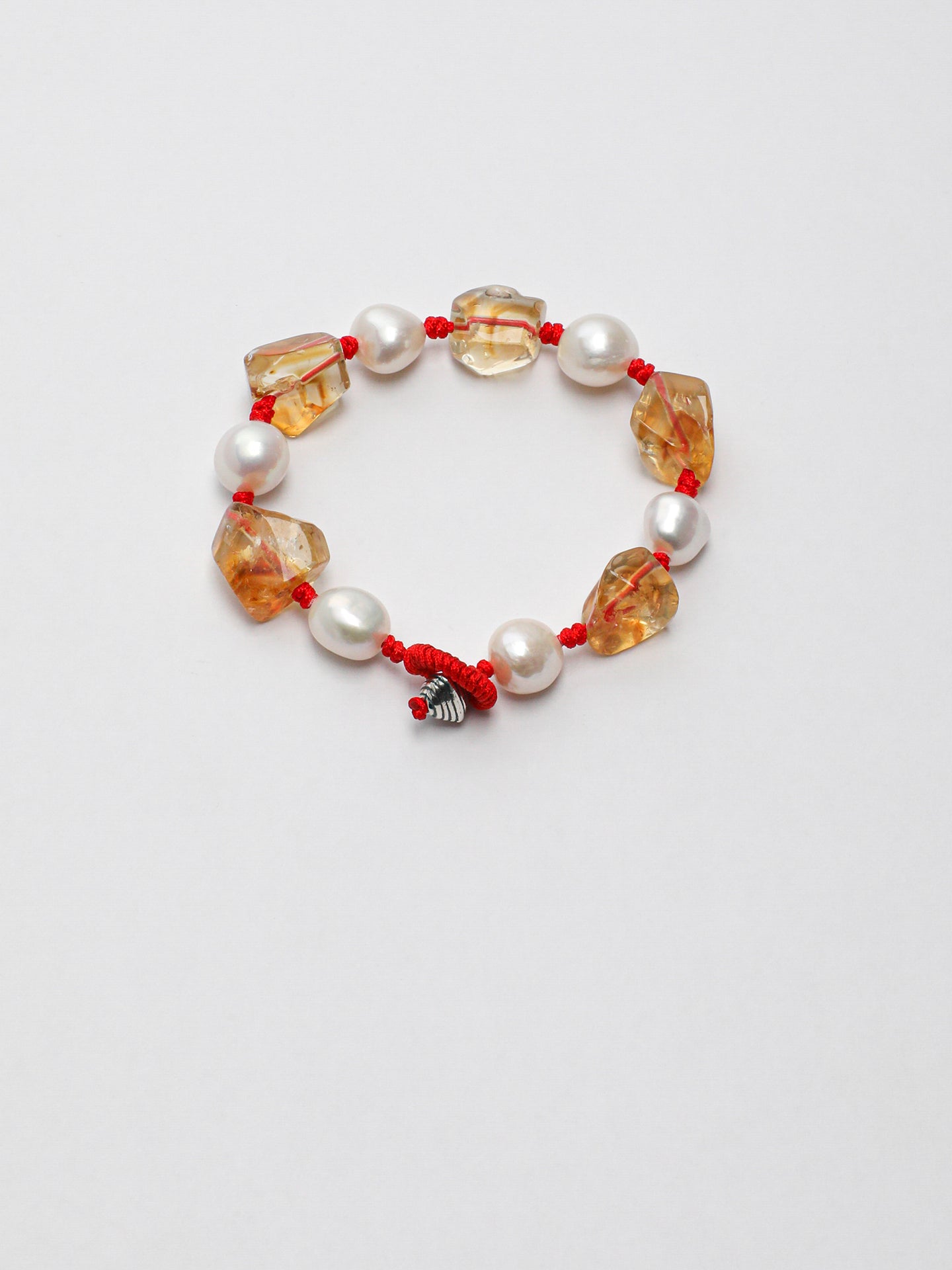 SENLORE Wealth-Attracting Freeform Citrine Pearl Bracelet – Lifestyle Shot