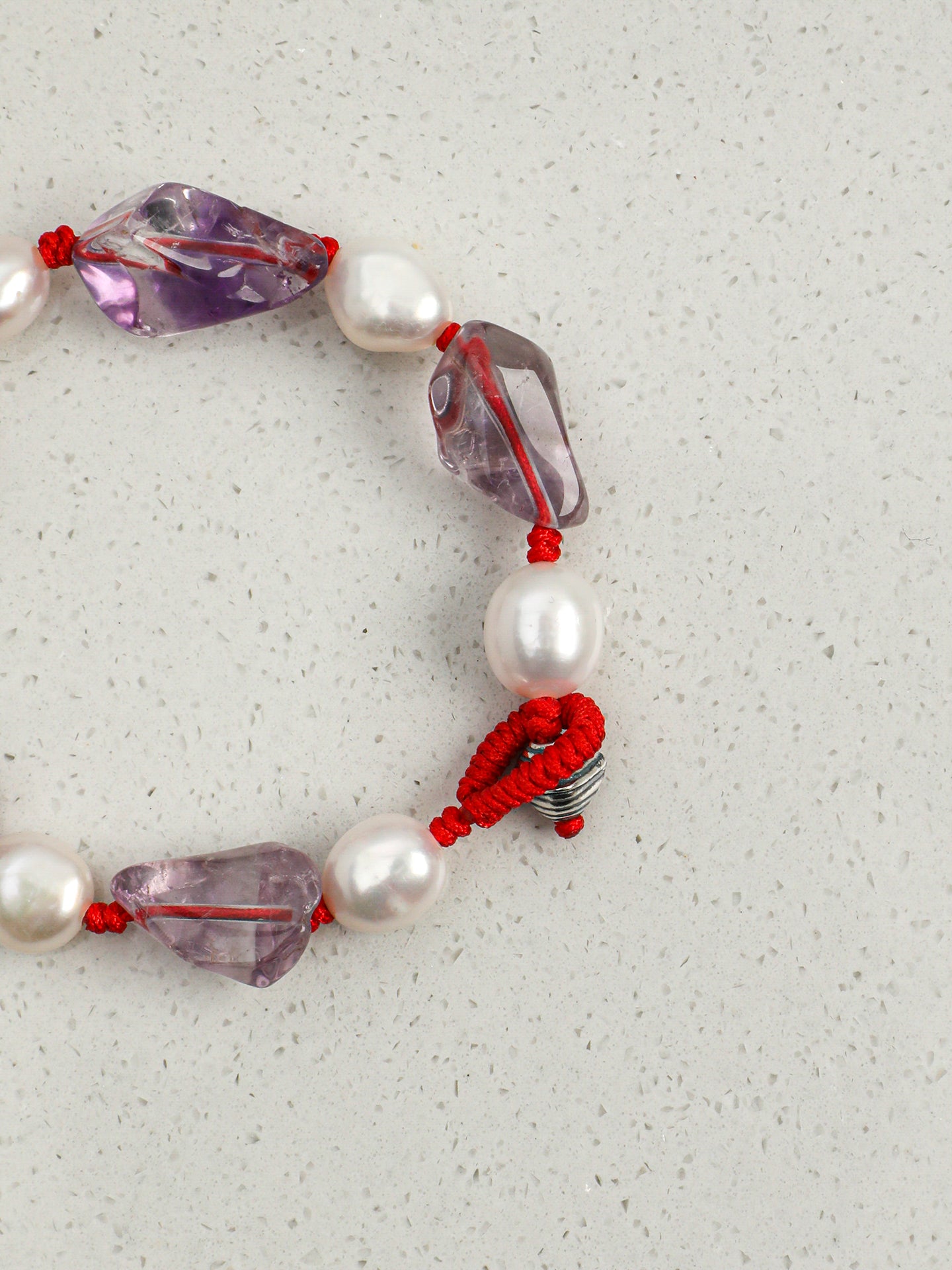 SENLORE Lucky Freeform Amethyst Pearl Bracelet – Lifestyle Shot