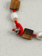 SENLORE Square Tiger's Eye Pearl Bracelet – Detail Close-up