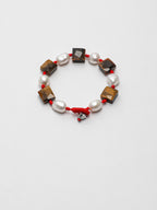 SENLORE Square Tiger's Eye Pearl Bracelet – Lifestyle Shot