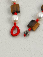 SENLORE Square Tiger's Eye Pearl Bracelet – Lifestyle Shot