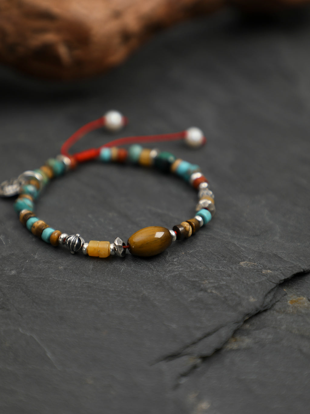 SENLORE Multicolor Turquoise Topaz Bracelet – Detail Close-up