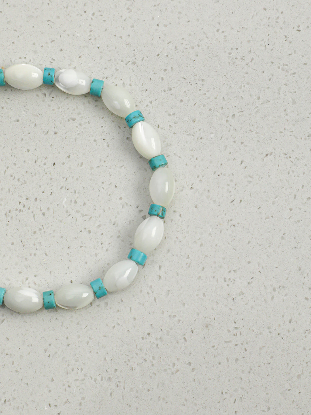 SENLORE Shell Bead Turquoise Bracelet – Front View
