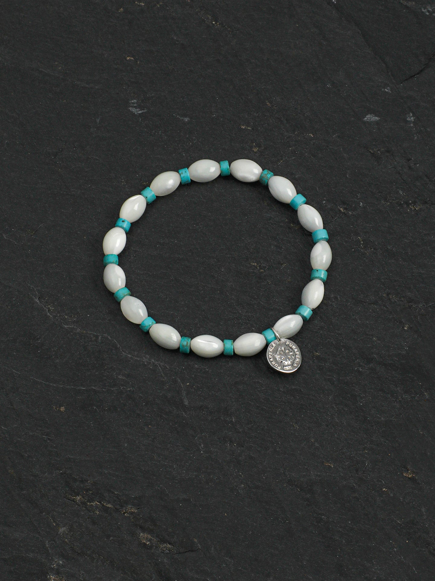 SENLORE Shell Bead Turquoise Bracelet – Lifestyle Shot