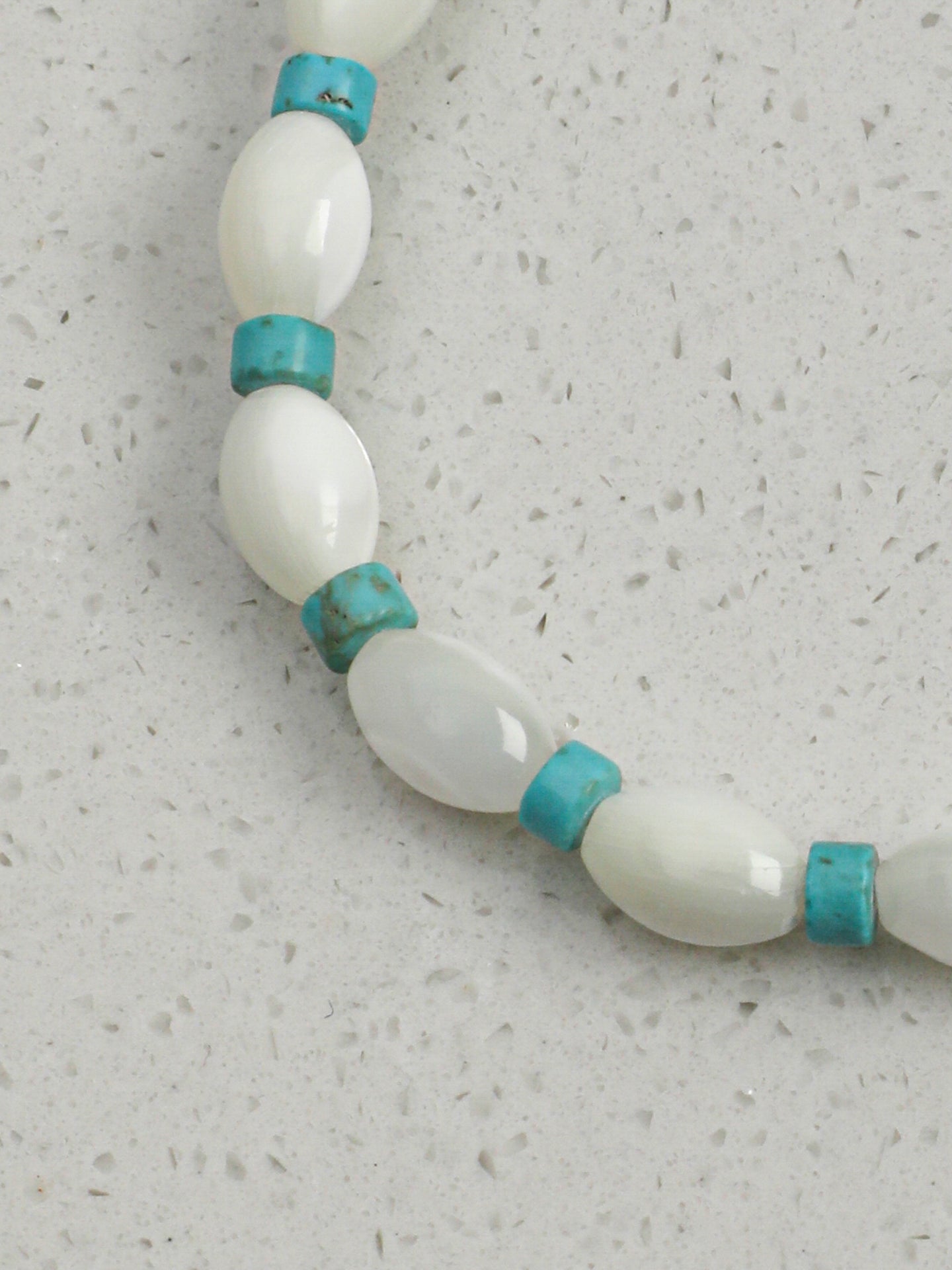 SENLORE Shell Bead Turquoise Bracelet – Lifestyle Shot