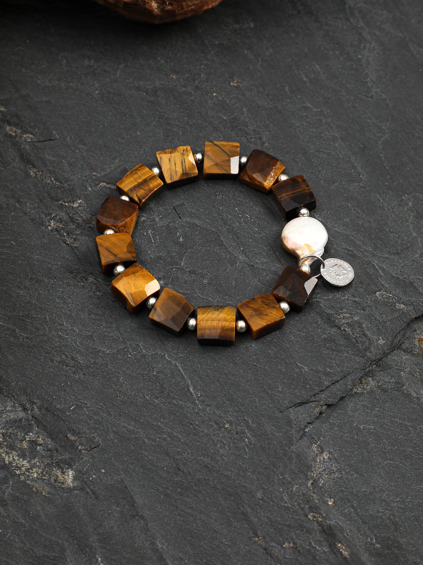 SENLORE Tiger's Eye Baroque Bracelet – Lifestyle Shot