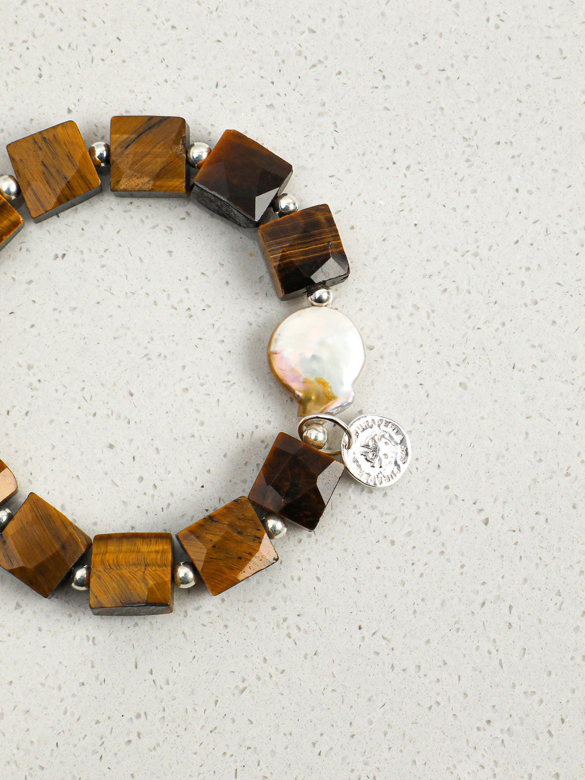 SENLORE Tiger's Eye Baroque Bracelet – Lifestyle Shot