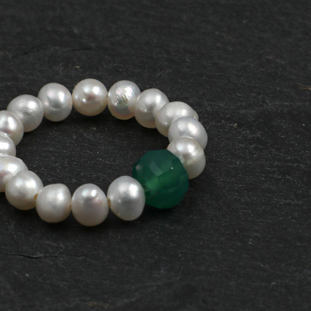 SENLORE Pearl Ring – Lifestyle Shot