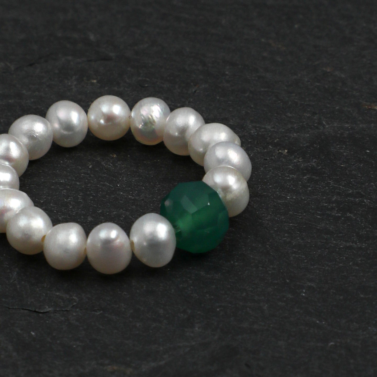 SENLORE Pearl Ring – Lifestyle Shot
