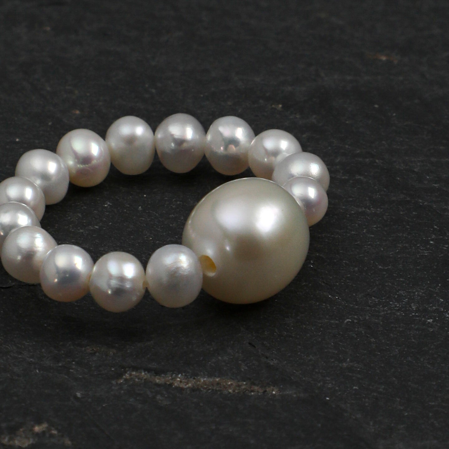 SENLORE Pearl Ring – Lifestyle Shot