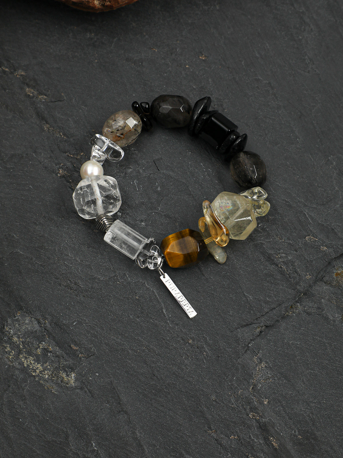 SENLORE Square Onyx Bracelet – Lifestyle Shot