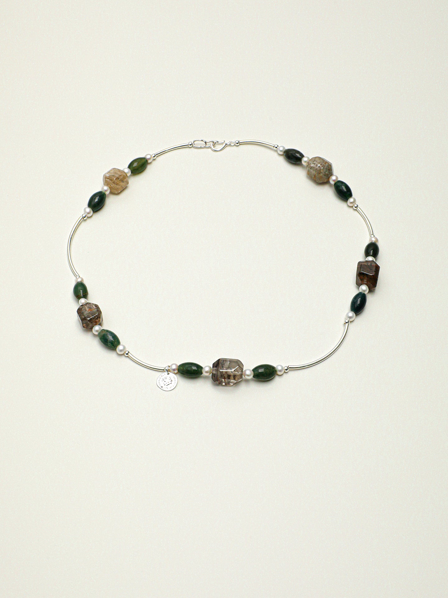 SENLORE Thousand-layer Phantom Free-form Necklace – Detail Close-up